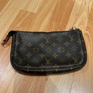Louis Vuitton clutch
